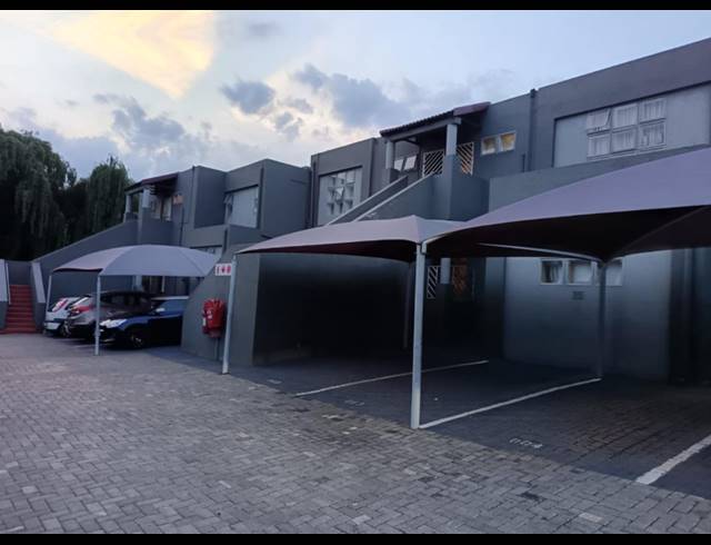 2 BEDROOM TOWNHOUSE FOR SALE IN MULBARTON